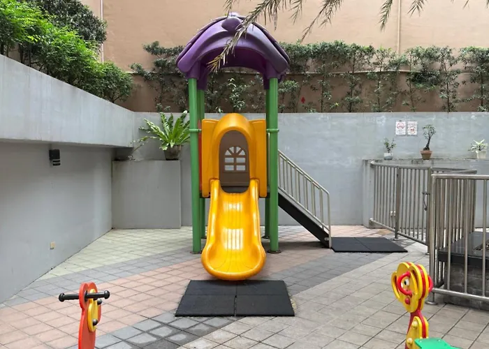 Aparthotel With Pool Access Near Bgc And Makati