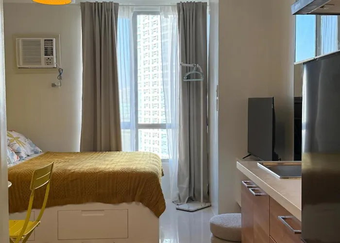 With Pool Access Near Bgc And Makati Manila