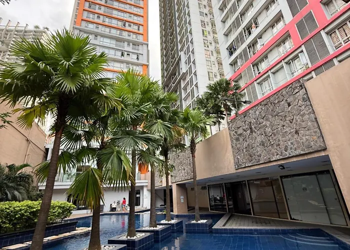 With Pool Access Near Bgc And Makati Aparthotel